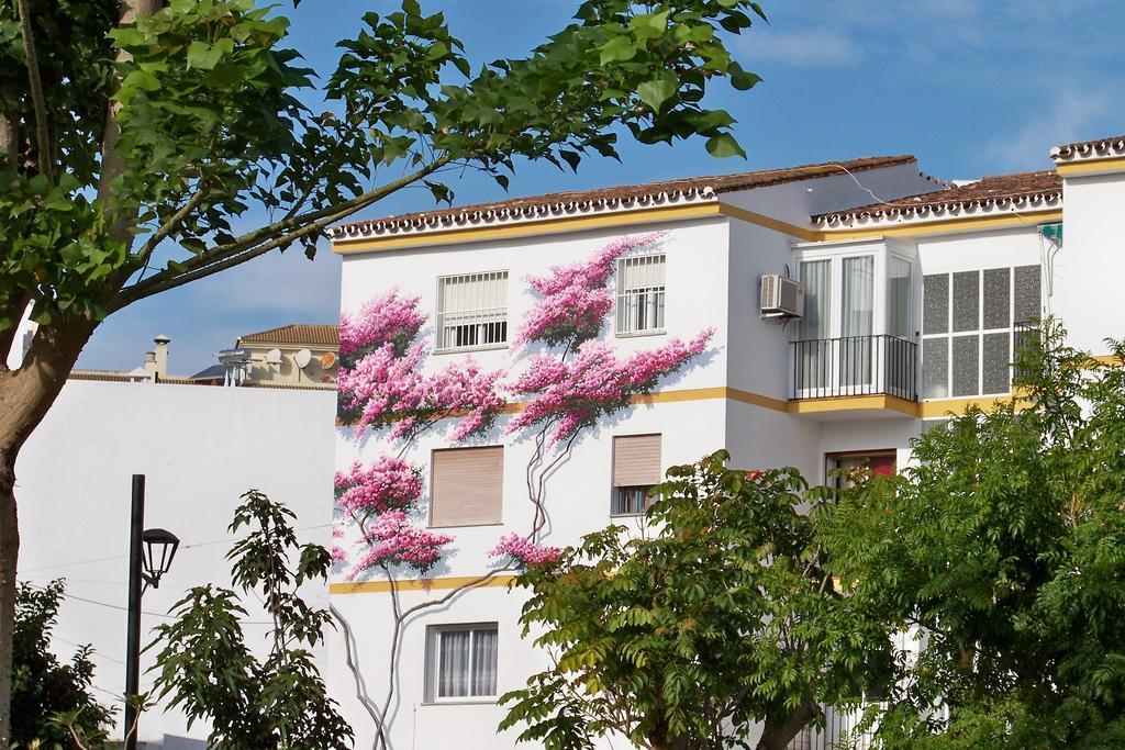 Apartamentos Miguel Angel Estepona Bagian luar foto