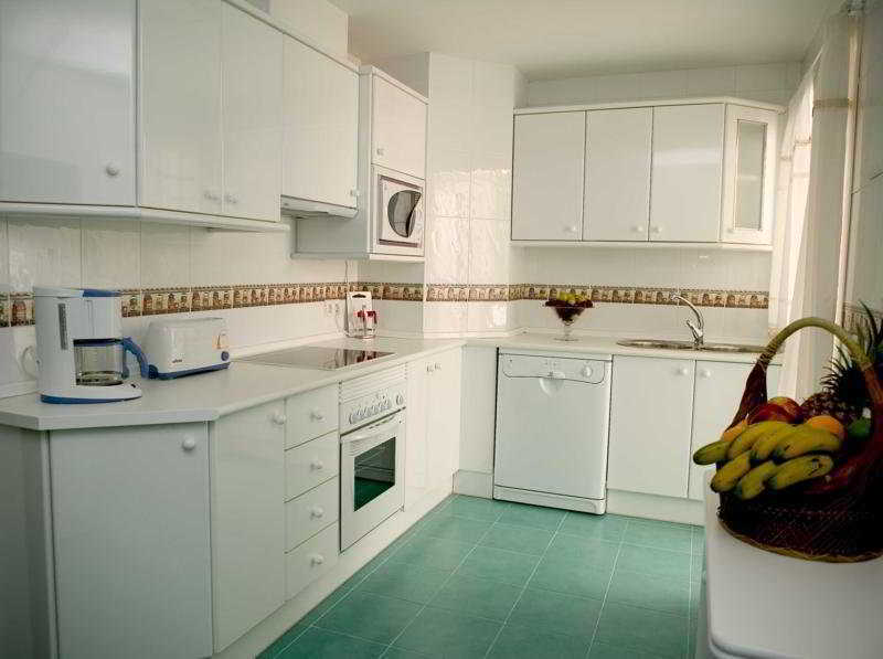 Apartamentos Miguel Angel Estepona Bagian luar foto